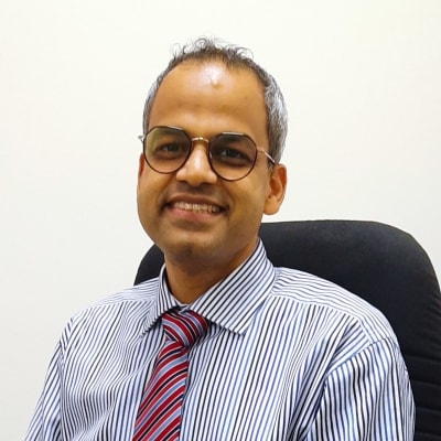 dr-yogeesh-d-kamat-cv-pic